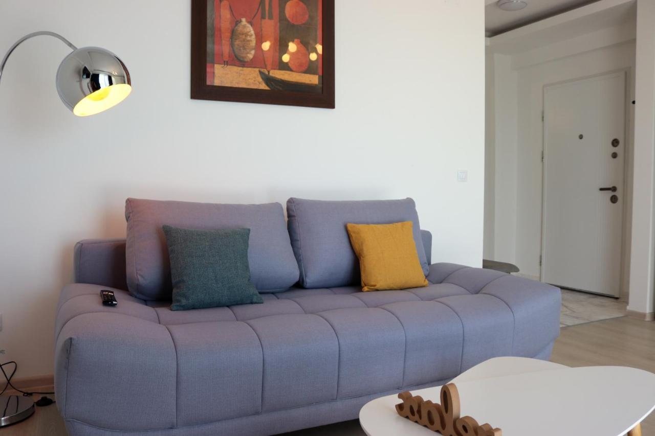 Azure Sea Apartments - Bychoice Mamaia Extérieur photo