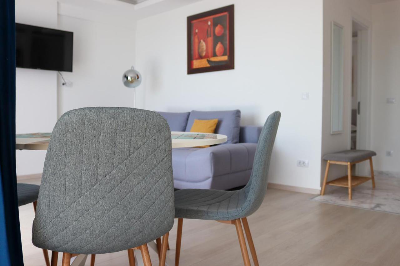 Azure Sea Apartments - Bychoice Mamaia Extérieur photo