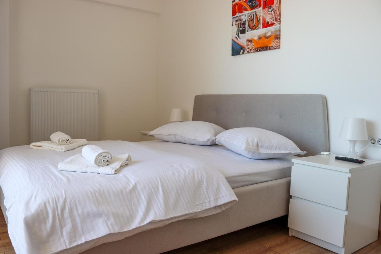 Azure Sea Apartments - Bychoice Mamaia Extérieur photo