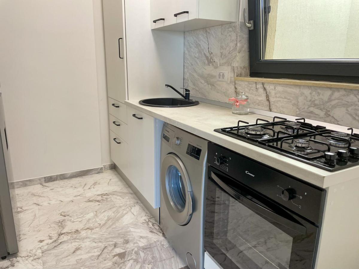 Azure Sea Apartments - Bychoice Mamaia Extérieur photo
