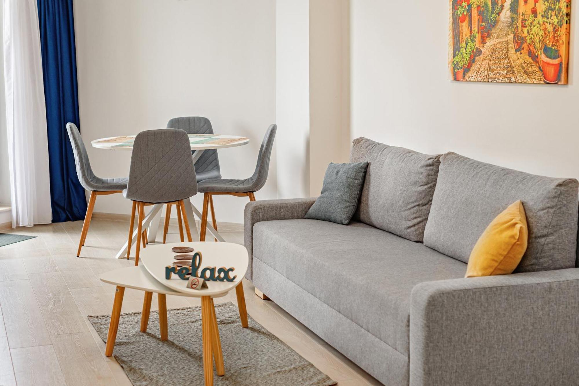 Azure Sea Apartments - Bychoice Mamaia Extérieur photo