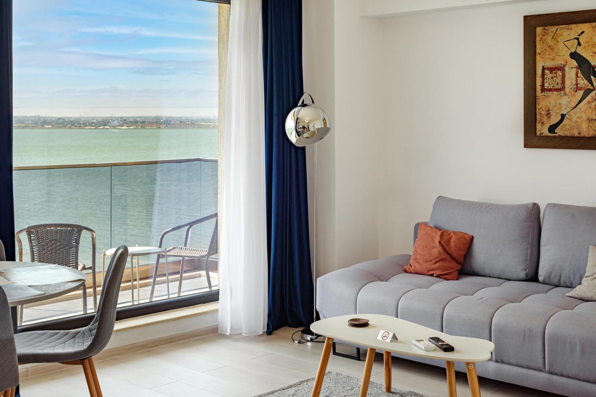 Azure Sea Apartments - Bychoice Mamaia Extérieur photo