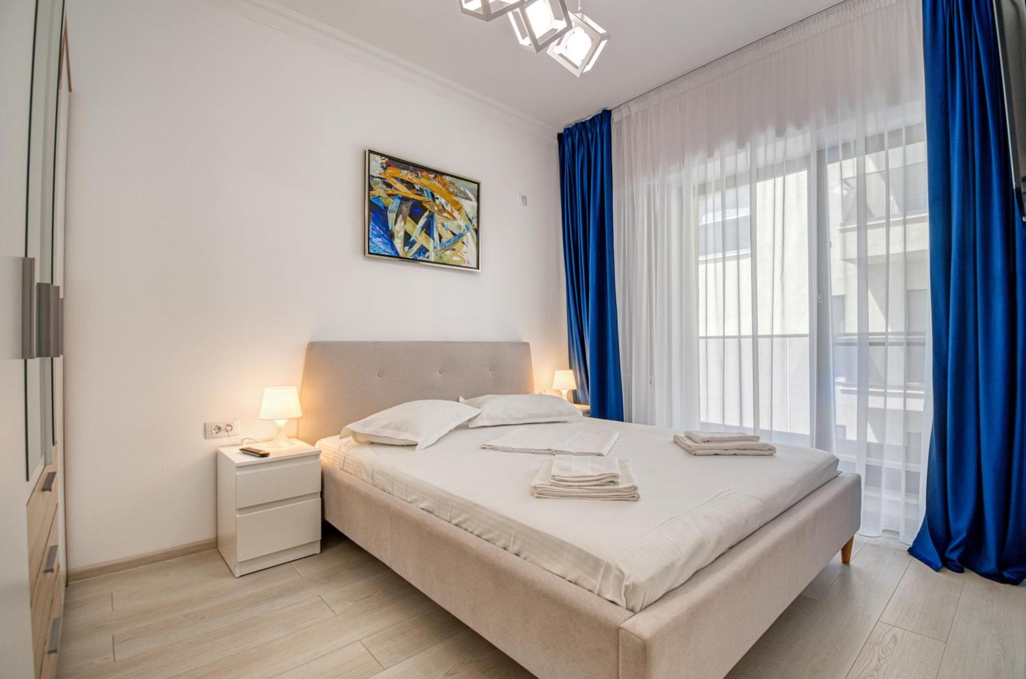 Azure Sea Apartments - Bychoice Mamaia Extérieur photo